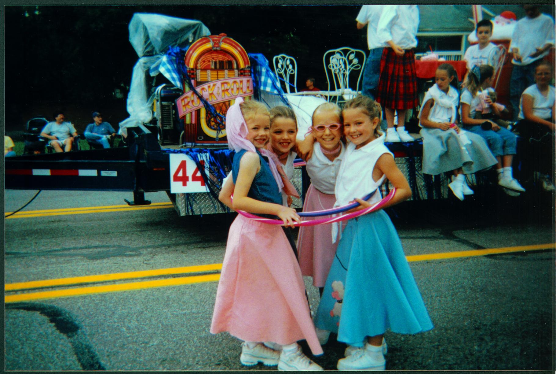 Colonial Hills Elementary and Worthington Industries Float
