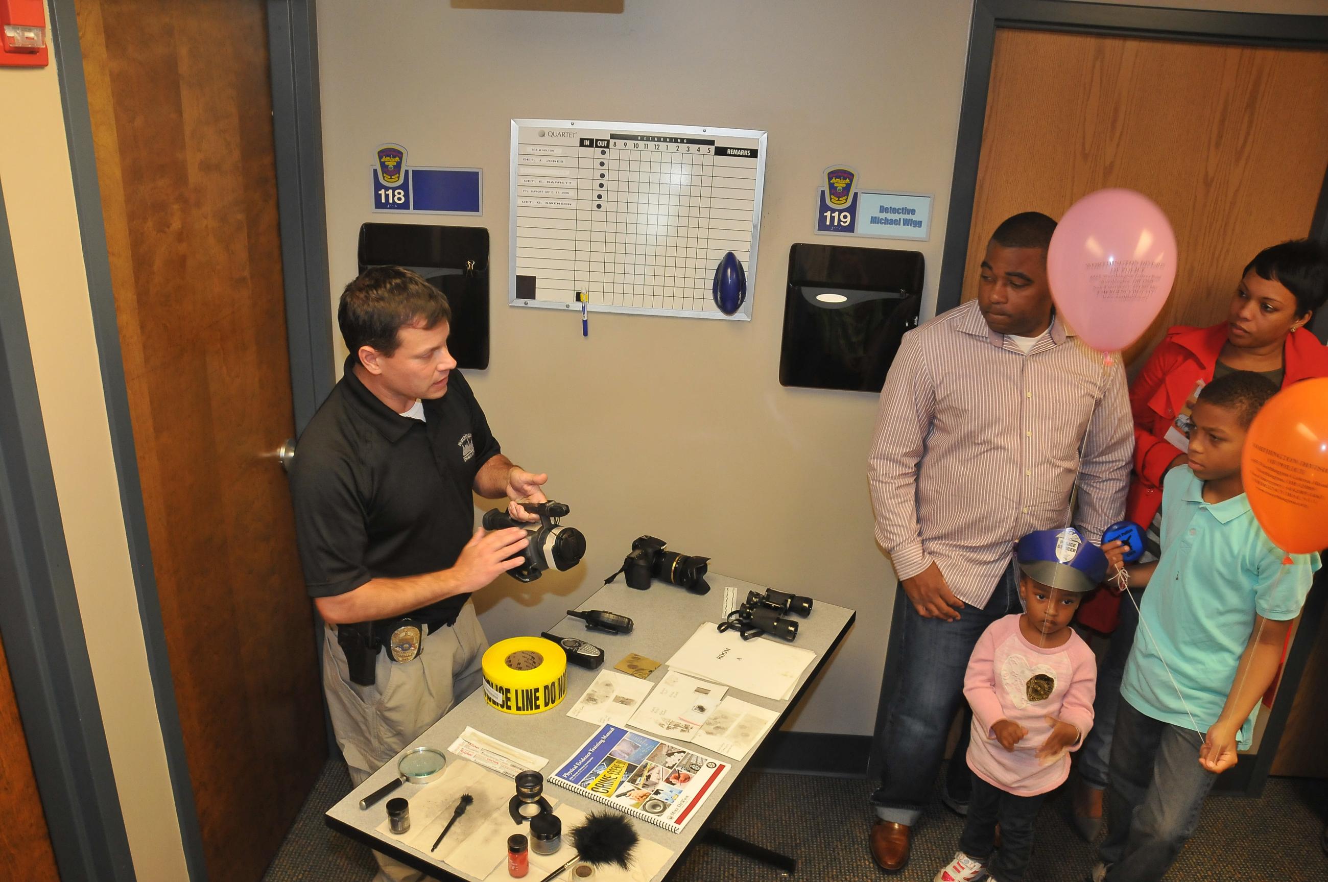Detective Jeff Jones at Worthington Police Open House
