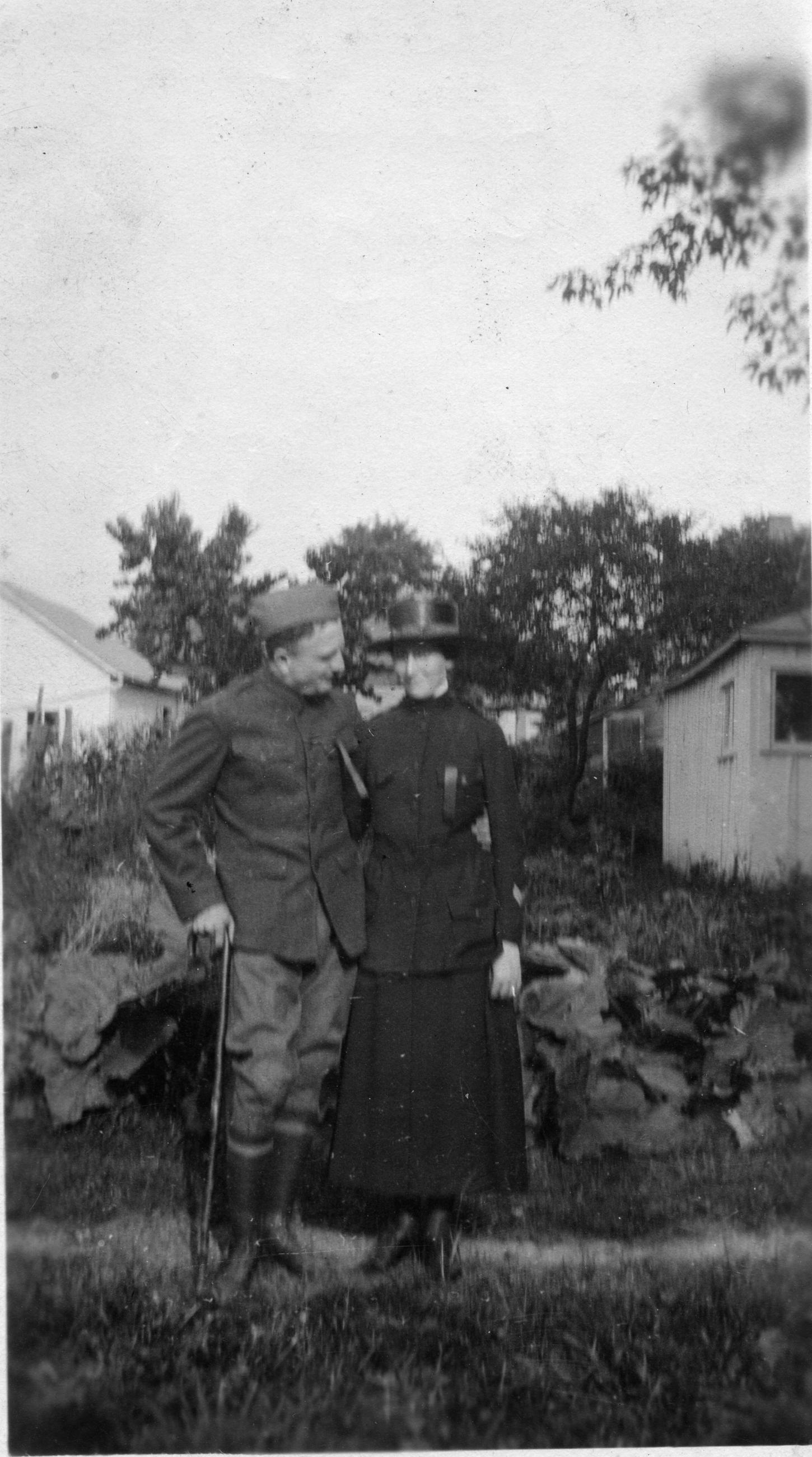 Photograph of Charles Dignan Wing and Harriet Elizabeth Putman in Military Uniform, 1919