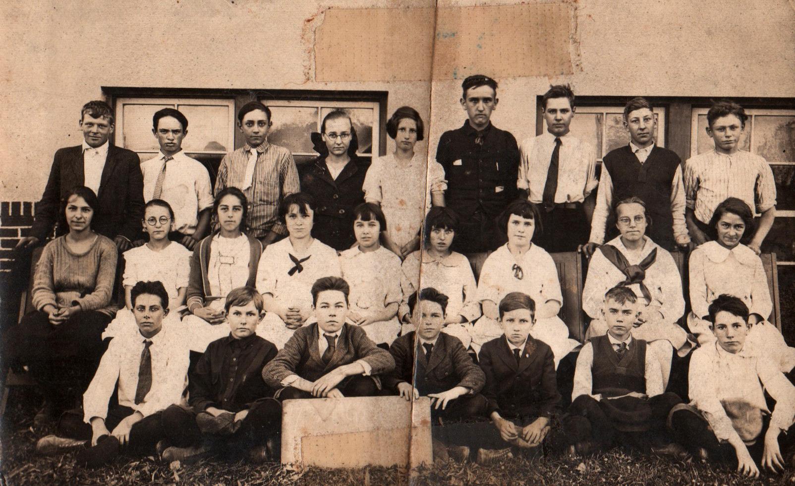 Photograph of Seventh and Eighth Graders at the Linworth Grammar School