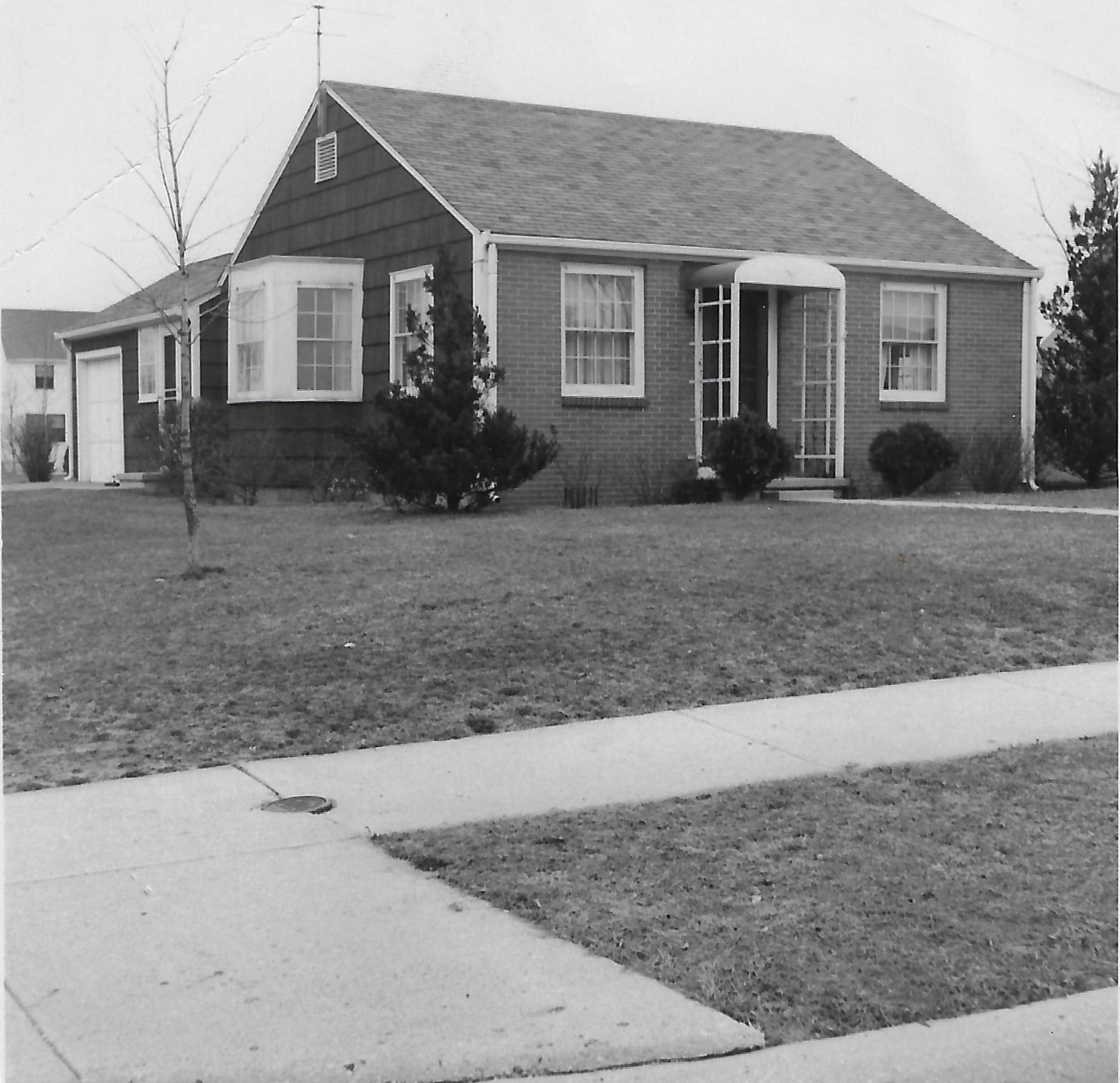 Picture of 334 Kenbrook Drive in Colonial Hills, 1952