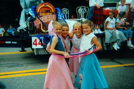 Colonial Hills Elementary and Worthington Industries Float