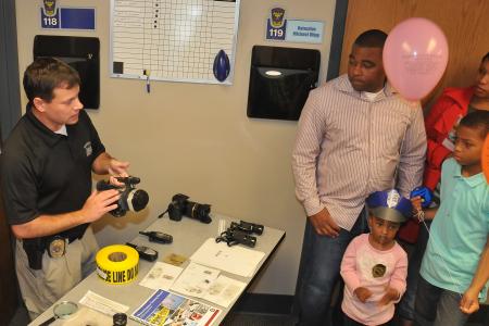 Detective Jeff Jones at Worthington Police Open House