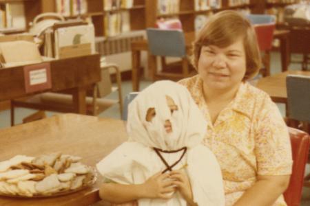 Photograph of Patrons at the Worthington Public Library, 752 High Street