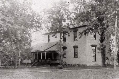 Photograph of the Buttles-Pinney-Brown House at 12 East Stafford Avenue