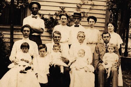 Photograph of the Vest Family, 1911